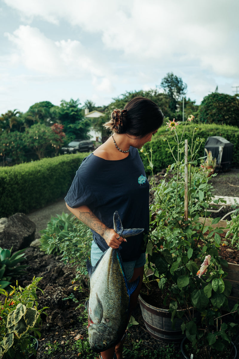 ʻŌmilu Shirt (Navy)